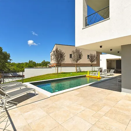 בית נופש House Lina 2346