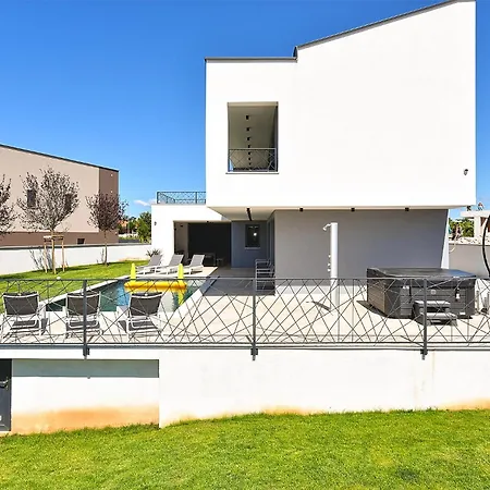 Tatil Evi House Lina 2346 Štokovci