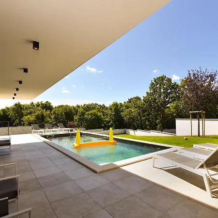 House Lina 2346